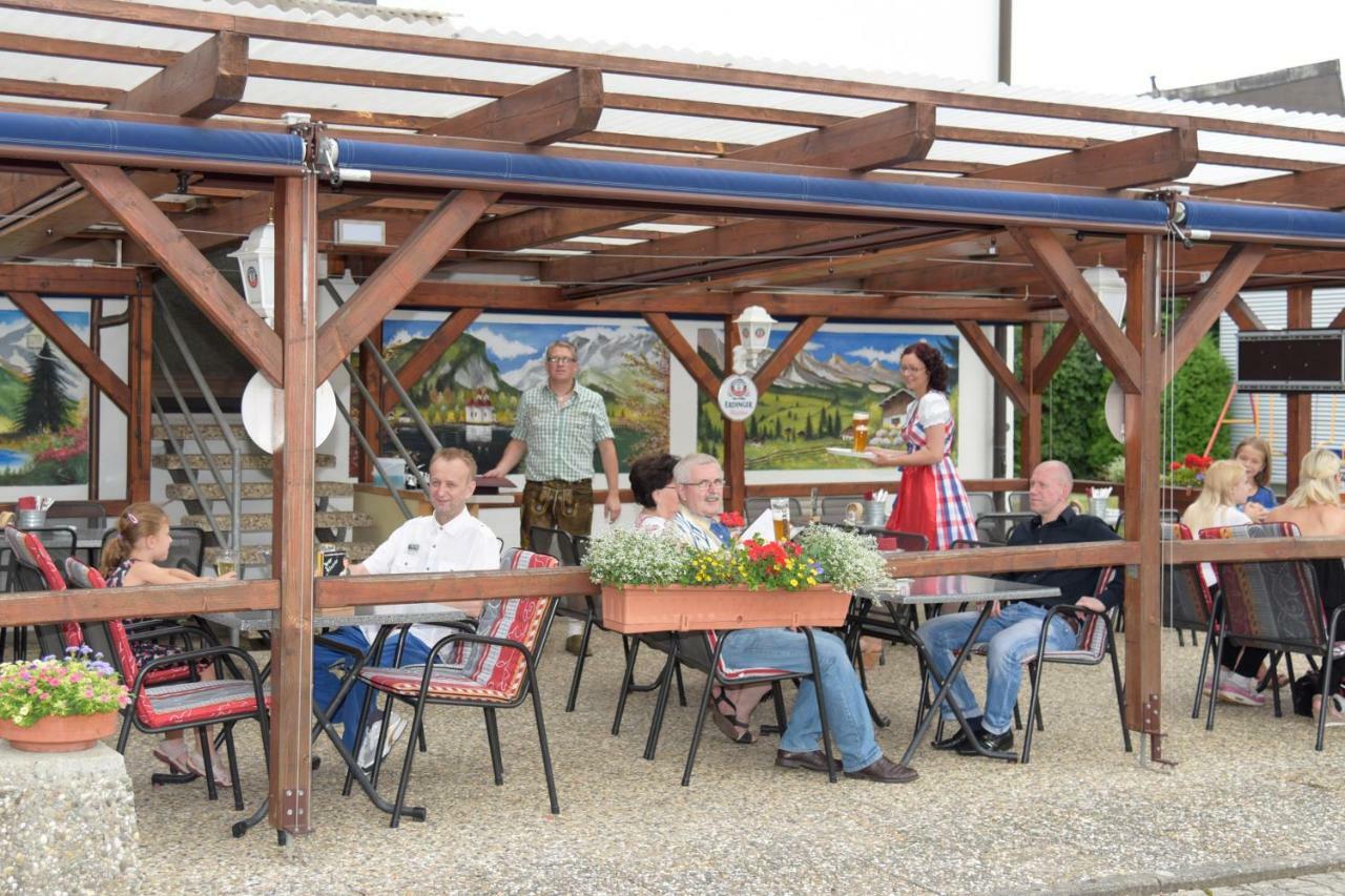 Hotel - Restaurant Baumann Freiberg am Neckar Exteriör bild